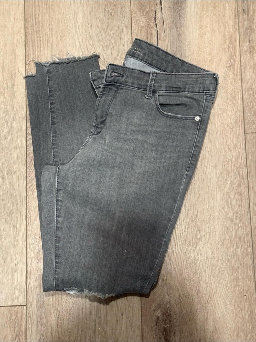 Old Navy Women's Charcoal Skinny Jeans with Raw Hem